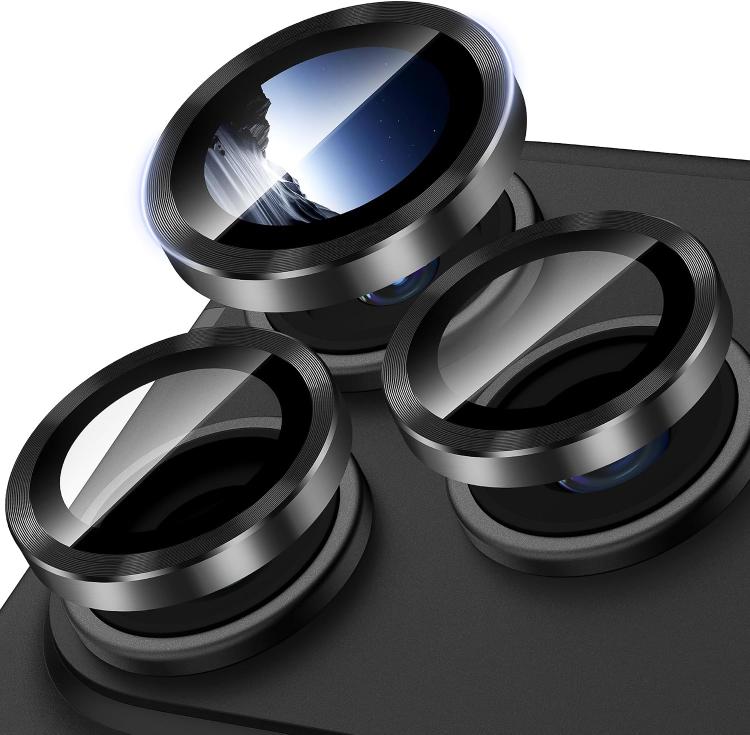 iPhone 18 Pro camera lens protector by Okashiya, photo 11 of 12